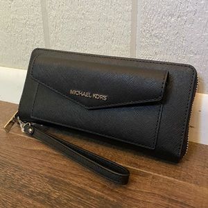 Michael Kors Large Pocket Leather Wallet